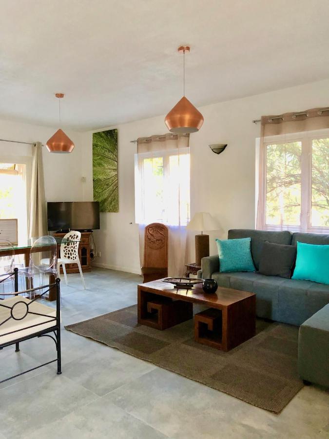 Le Frangipanier - Beachfront Villa in a beautiful&secured complex Flic-en-Flacq Esterno foto