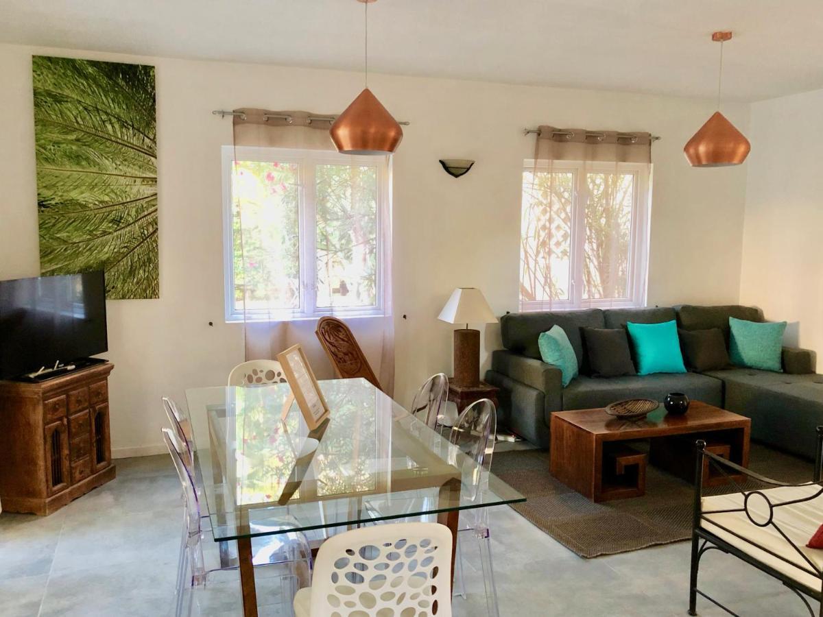 Le Frangipanier - Beachfront Villa in a beautiful&secured complex Flic-en-Flacq Esterno foto