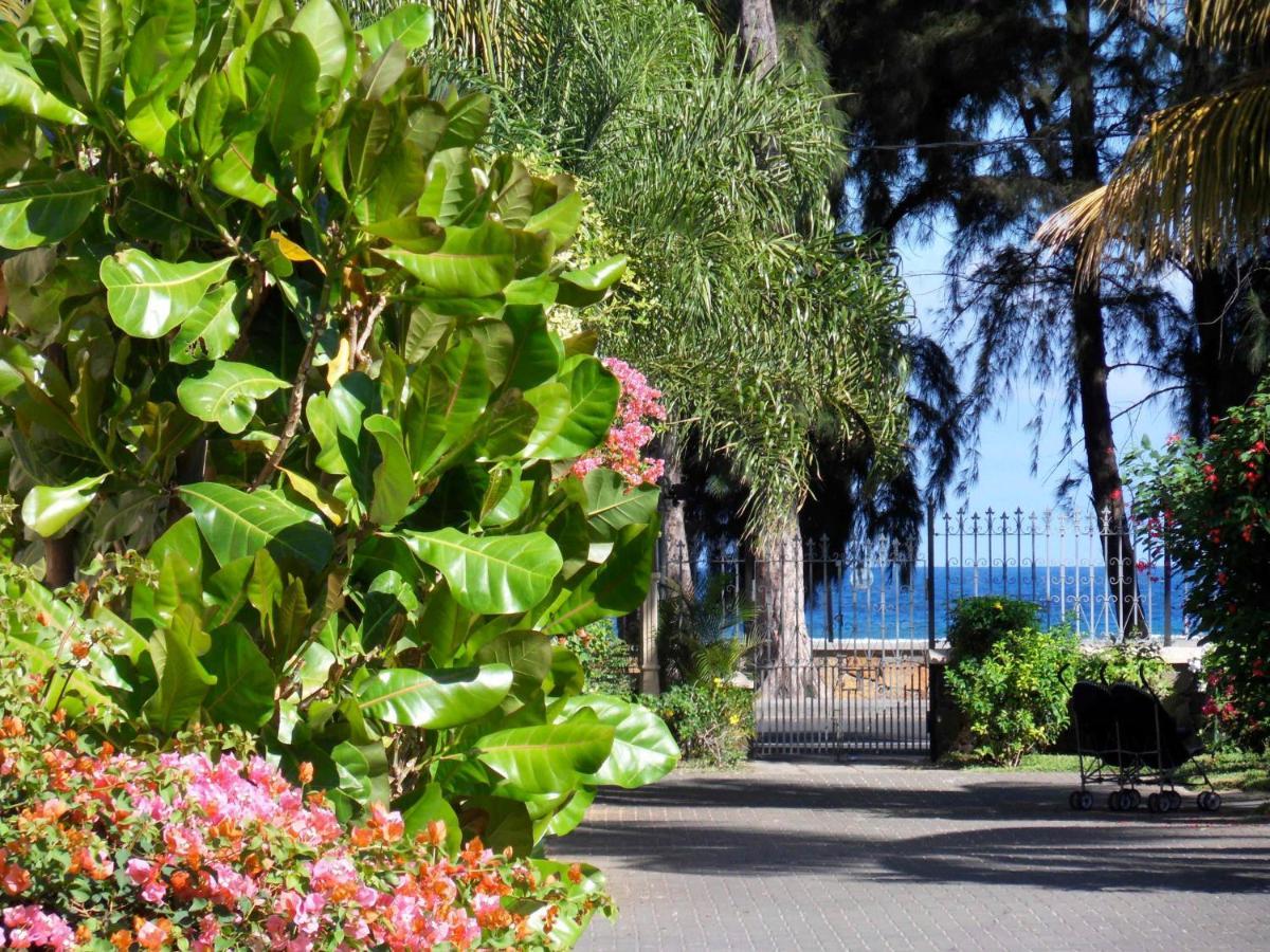 Le Frangipanier - Beachfront Villa in a beautiful&secured complex Flic-en-Flacq Esterno foto