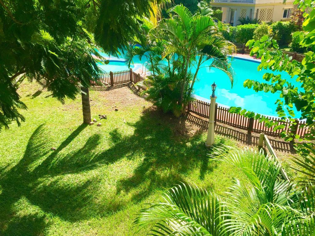 Le Frangipanier - Beachfront Villa in a beautiful&secured complex Flic-en-Flacq Esterno foto
